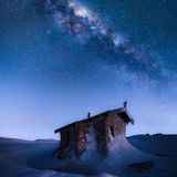 Der Mount Kosciuszko ist mit 2228 Metern der höchste Berg Australiens. Durch die lichtarme Umgebung ist es der perfekte Ort, um die Milchstraße zu fotografieren. Ein Gewinnerbild in der Kategorie "The Night Sky" von Josselin Cornou