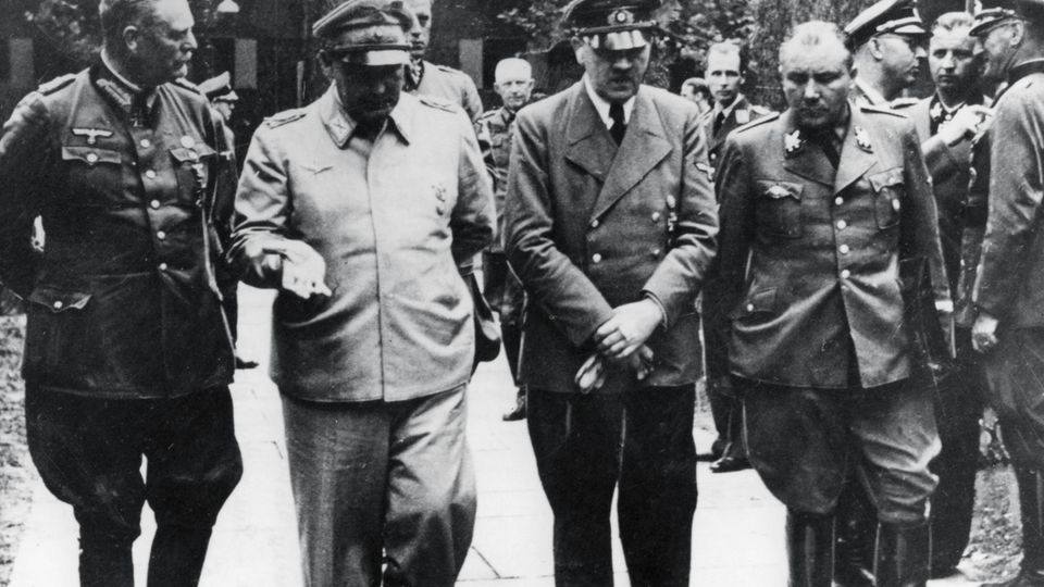 Feldmarschall Keitel, Reichsmarschall Hermann Göring, Adolf hitler und Martin Bormann