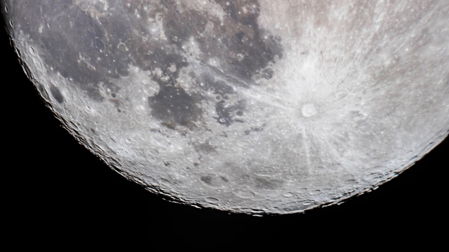 Das Objekt neuer Begierde: Als die USA vor einem halben Jahrhundert den Mond erkundeten, steuerten sie zunächst seinen Äquator an. Nun liegt der Fokus auf den Polen