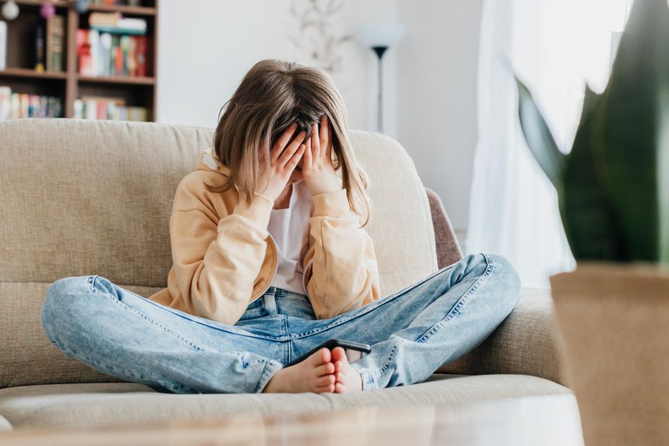 Schon Schulkinder klagen über Migräne und Kopfschmerz: Ist Stress schuld? 