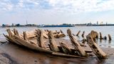Frachtschiff "De Hoop" im Rhein freigelegt