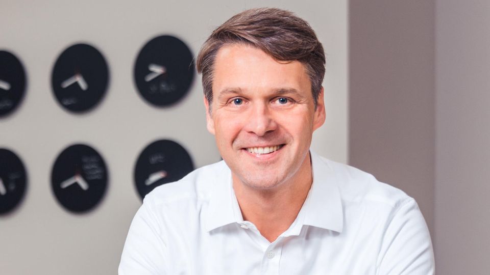 Buchautor und Pionier im Bereich erneuerbarer Energien: Vor mehr als 20 Jahren hat Heiko von Tschischwitz mit LichtBlick einen der ersten deutschen Ökostromanbieter gegründet