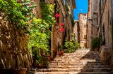 Romantische Gasse im Dorf Fornalutx auf Mallorca