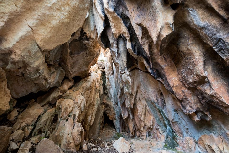 Höhleneingang auf Sardinien