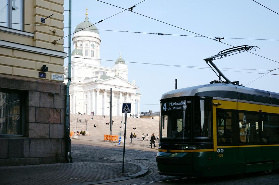 Alte Wahrzeichen, neue Ideen: Der Dom von Helsinki, 1852 fertiggestellt, prägt das Antlitz der Stadt. Grüne Projekte setzen in Sachen Umweltschutz neue Maßstäbe