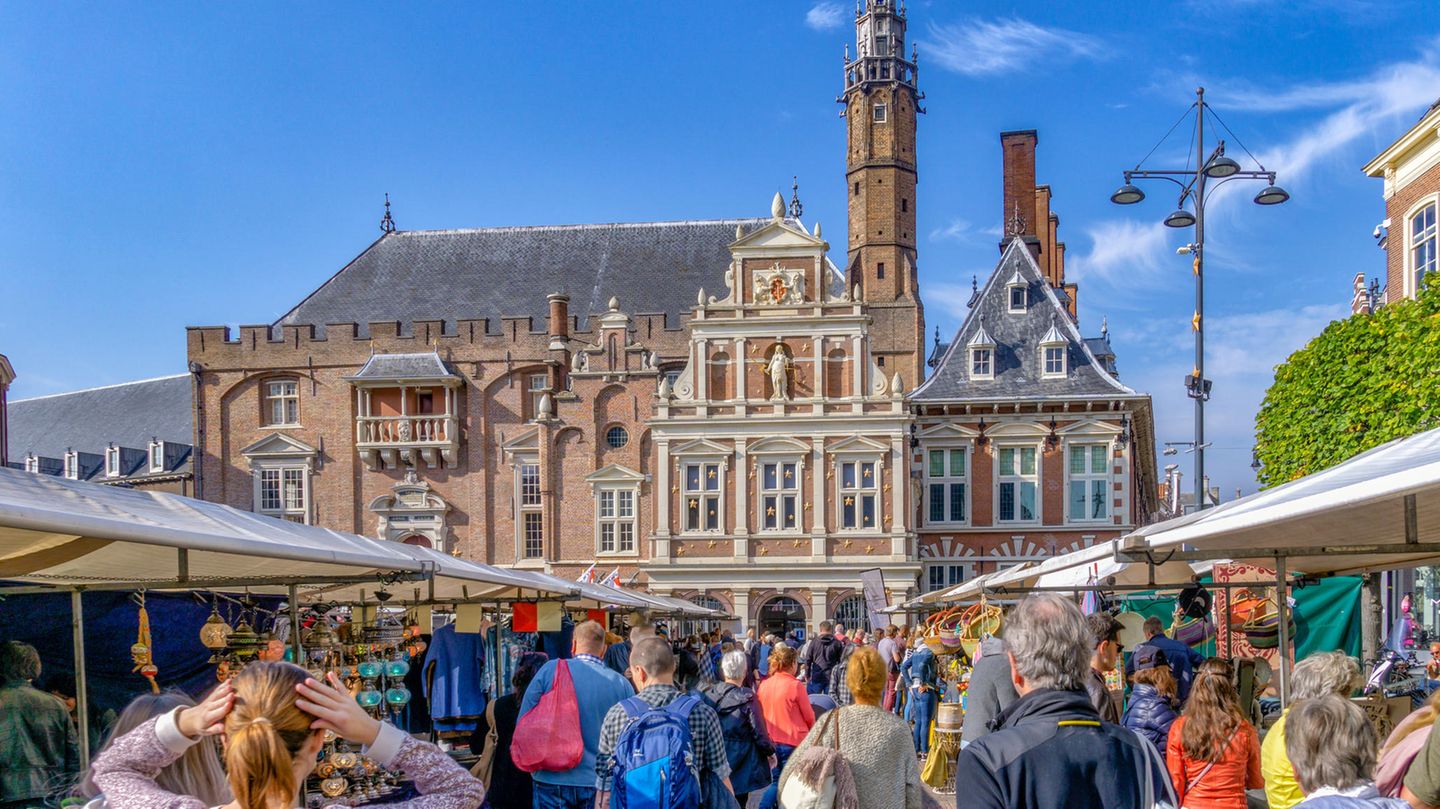 Markt in Haarlem: Fleischprodukte sollen nach dem Willen der Stadt ab 2024 im öffentlichen Raum nicht mehr beworben werden