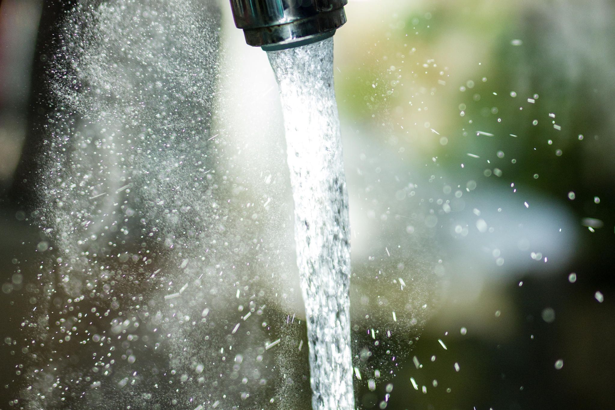 Destilliertes Wasser herstellen: Gegen Kalk & Krankheit - [GEO]