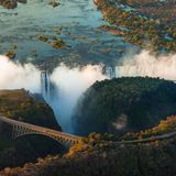 Blick von oben auf die Victoria Falls