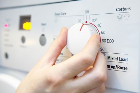 Wer bei 30 Grad oder weniger wäscht, spart viel elektrische Energie