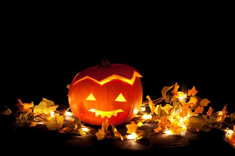 Halloween-Deko basteln - hier findet ihr schaurig-schöne Dekotipps!