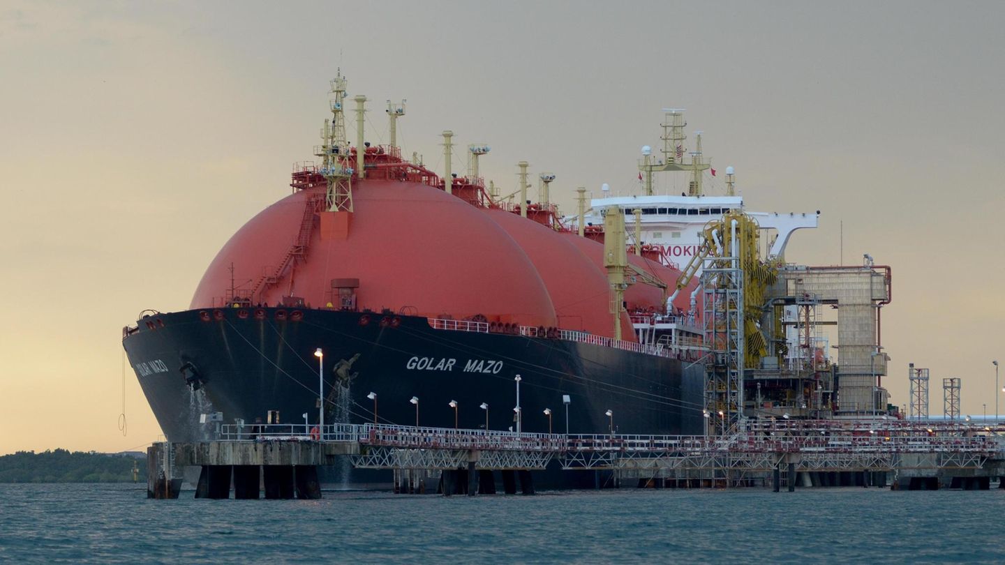 Frachtschiff "Golar Mazo"