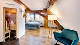 Hotelzimmer mit Holzbalken