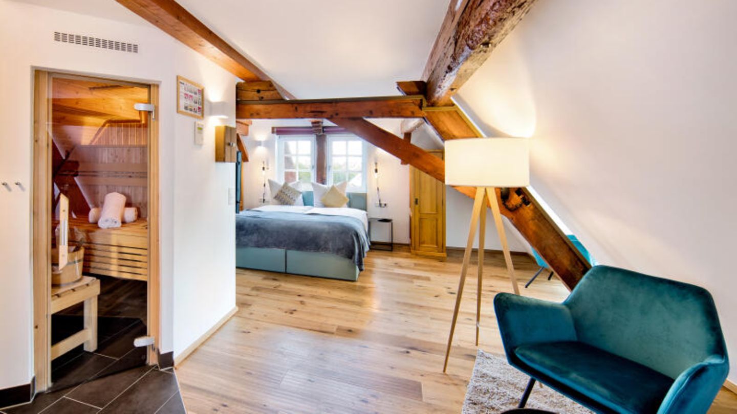 Kategorie Außergewöhnlich: Jordan's Untermühle in Rheinhessen, Deutschland Hotelzimmer mit Holzbalken