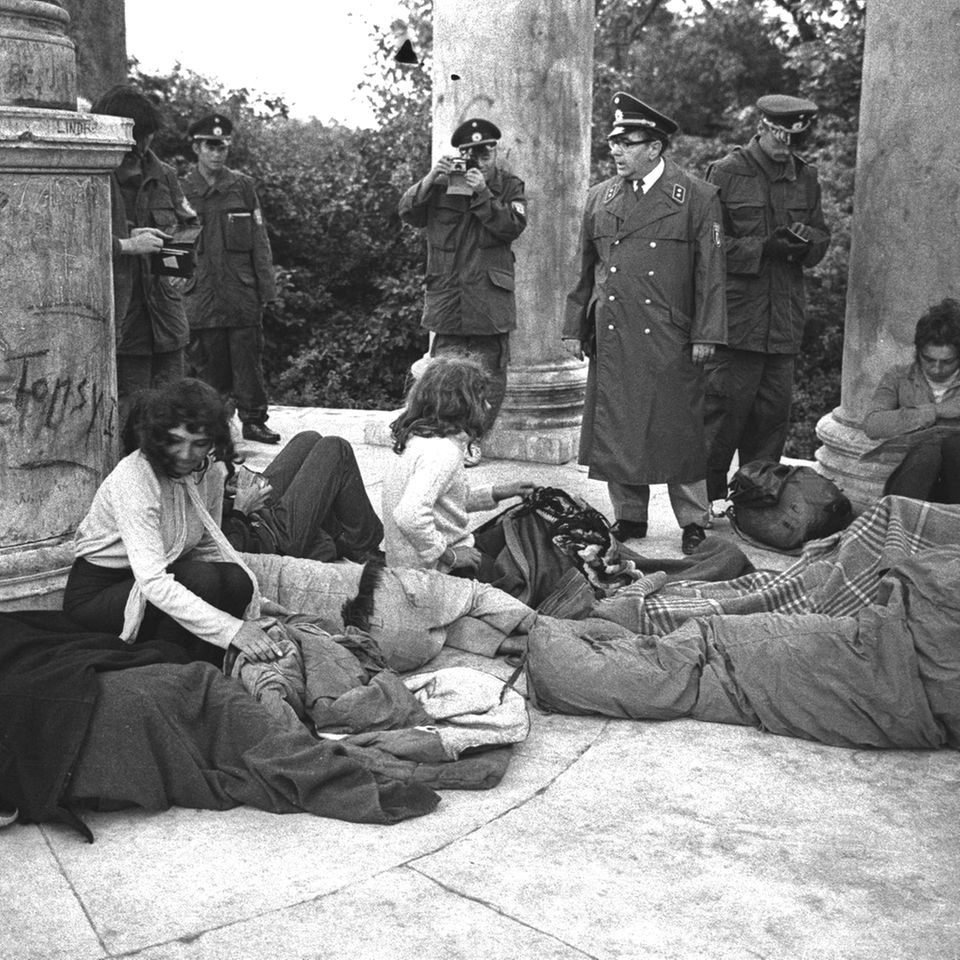 Polizei löst bei einer Razzia Gruppe auf