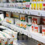 Fruchtjoghurts im Supermarkt