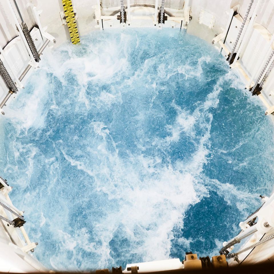 Lebenswichtig und lebendig: Selbst gefiltertes Trinkwasser (hier in einem Münchner Speicher) ist voll von mikroskopisch kleinen Wesen