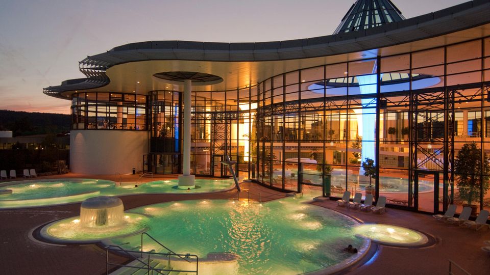 Außenbecken der KissSalis-Therme in Bad Kissingen