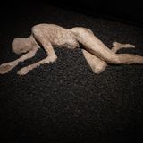 Abguss eines Opfers des Vulkanausbruchs im Jahr 79 n.Chr.