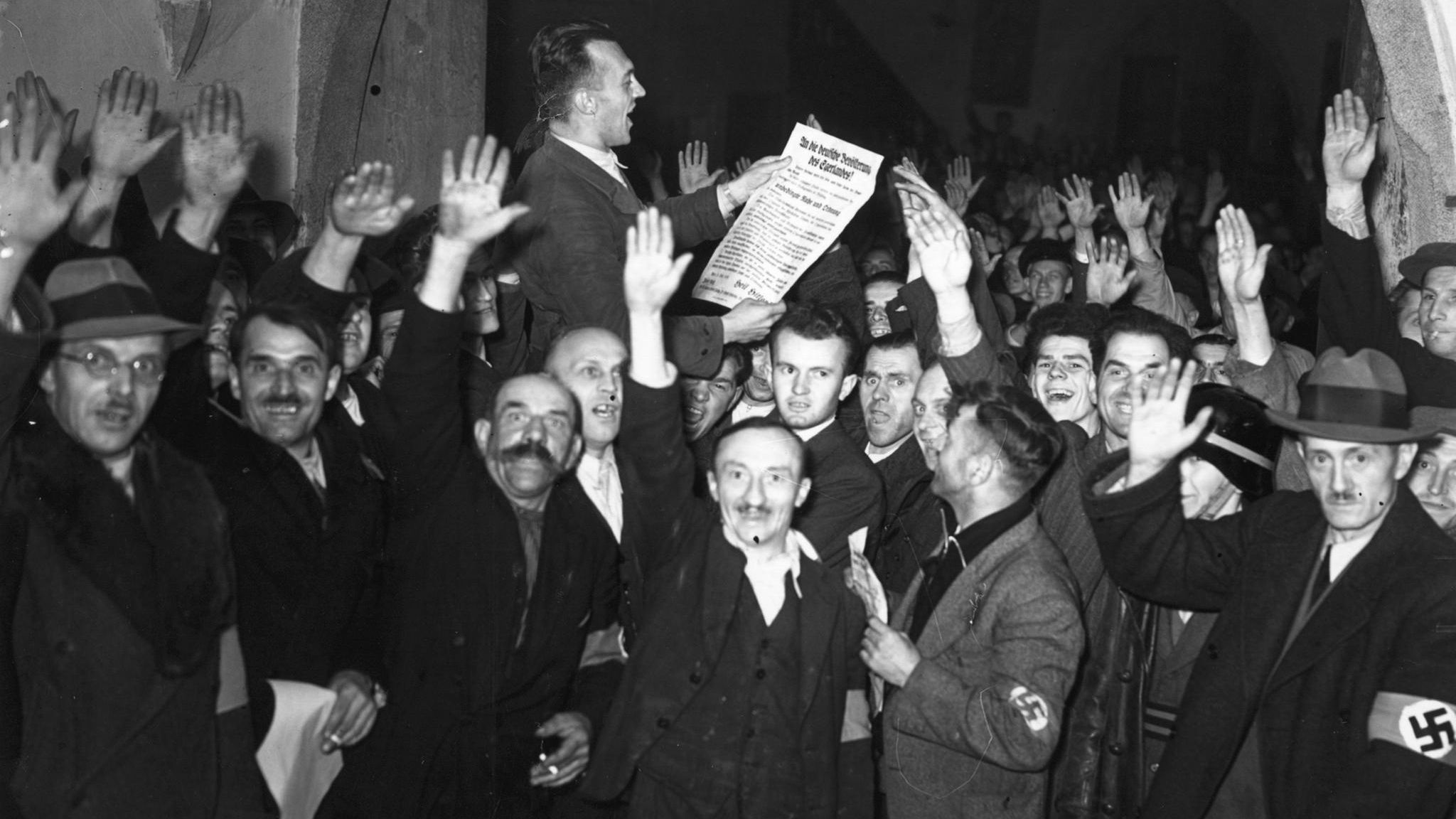 Die Macht der Worte: Mit Hassbotschaften schürt die NS-Führung gezielt Stimmung in der Bevölkerung, hier 1938 im Rahmen der Besetzung des Sudetengebiets in der Tschechoslowakei
