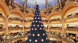 Das Kaufhaus Galeries Lafayette mit Weihnachtsbaum unter der Kuppel