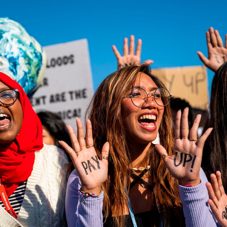 Bei der Klimakonferenz in Ägypten geht es vor allem um ein Thema, bei Demonstrationen wie am Verhandlungstisch: Ausgleichszahlungen an Länder, die von den Folgen des Klimawandels besonders hart getroffen werden