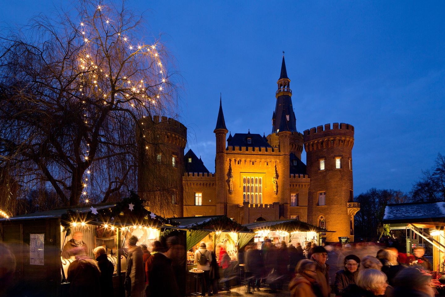Weihnachtsmarkt auf Schloss Moyland
