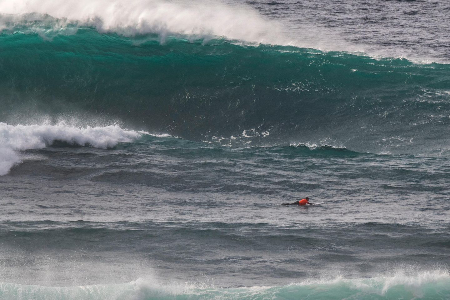 Bigwave Surfer Freddy Olander in Nazaré