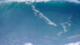 Der Bigwave-Surfer Sebastian Steudtner bei seiner Weltrekord Welle in Nazaré