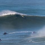 Der Bigwave Surfer Freddy Olander beim Training in Nazaré
