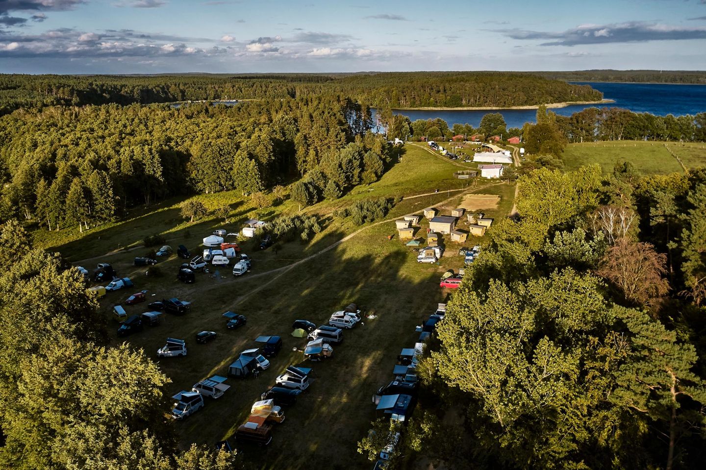 Blick auf das Camp von oben