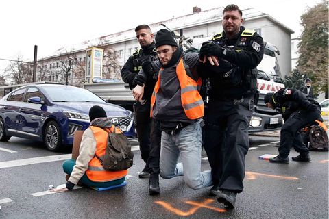 Seit Monaten blockieren die Aktivistinnen und Aktivisten der "Letzten Generation" Straßen in Deutschland. Wie zielführend ist ihr Protest?