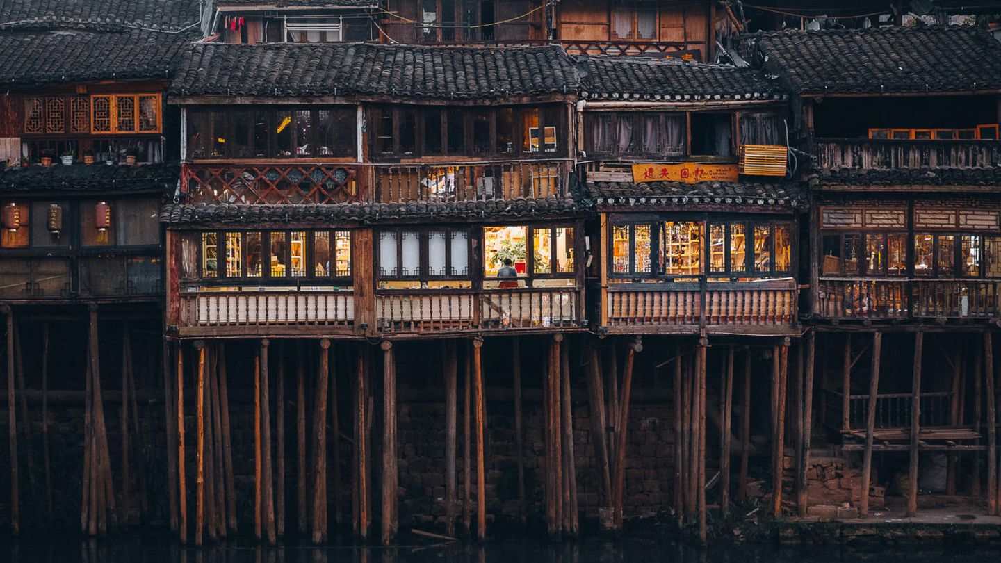 HPOTY World History Winner - Luke Stackpoole - Fenghuang Ancient Town, China