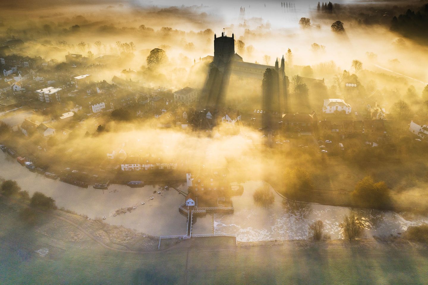 Tewkesbury Abbey, England - von Gary Cox HPOTY Historic England Shortlist - Gary Cox - Tewkesbury Abbey
