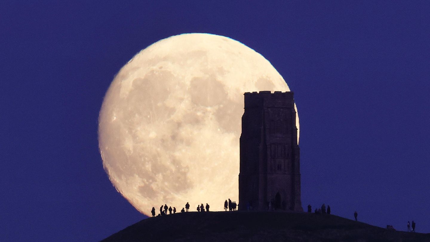 HPOTY Historic England Shortlist - Hannah Rochford - Glastonbury Tor