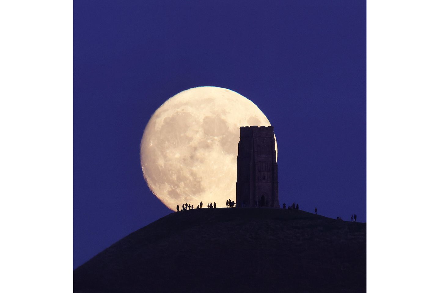 Glastonbury Tor, England - von Hannah Rochford HPOTY Historic England Shortlist - Hannah Rochford - Glastonbury Tor