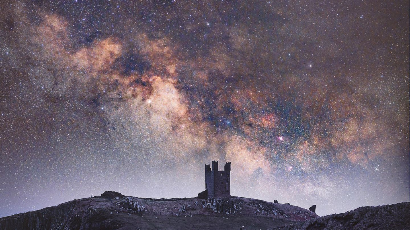 Dunstanburgh Castle, England - von Paul Byers HPOTY Historic England Shortlist - Paul Byers - Dunstanburgh Castle