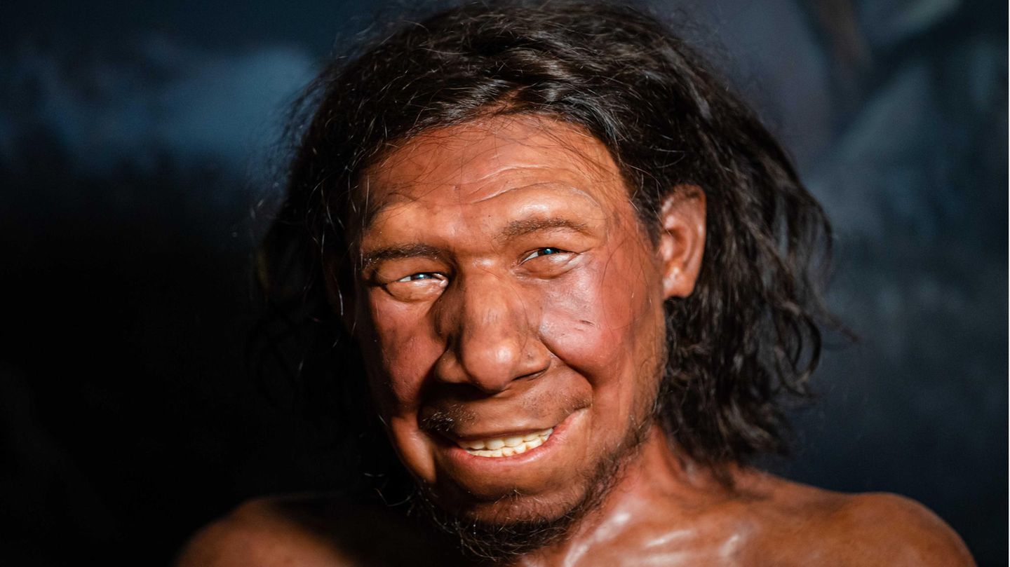 Nachbildung eines Neandertalers