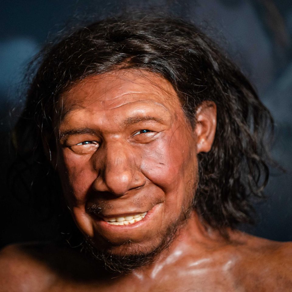 Nachbildung eines Neandertalers
