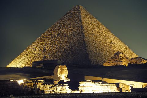 Nachtaufnahme von der Cheops-Pyramide