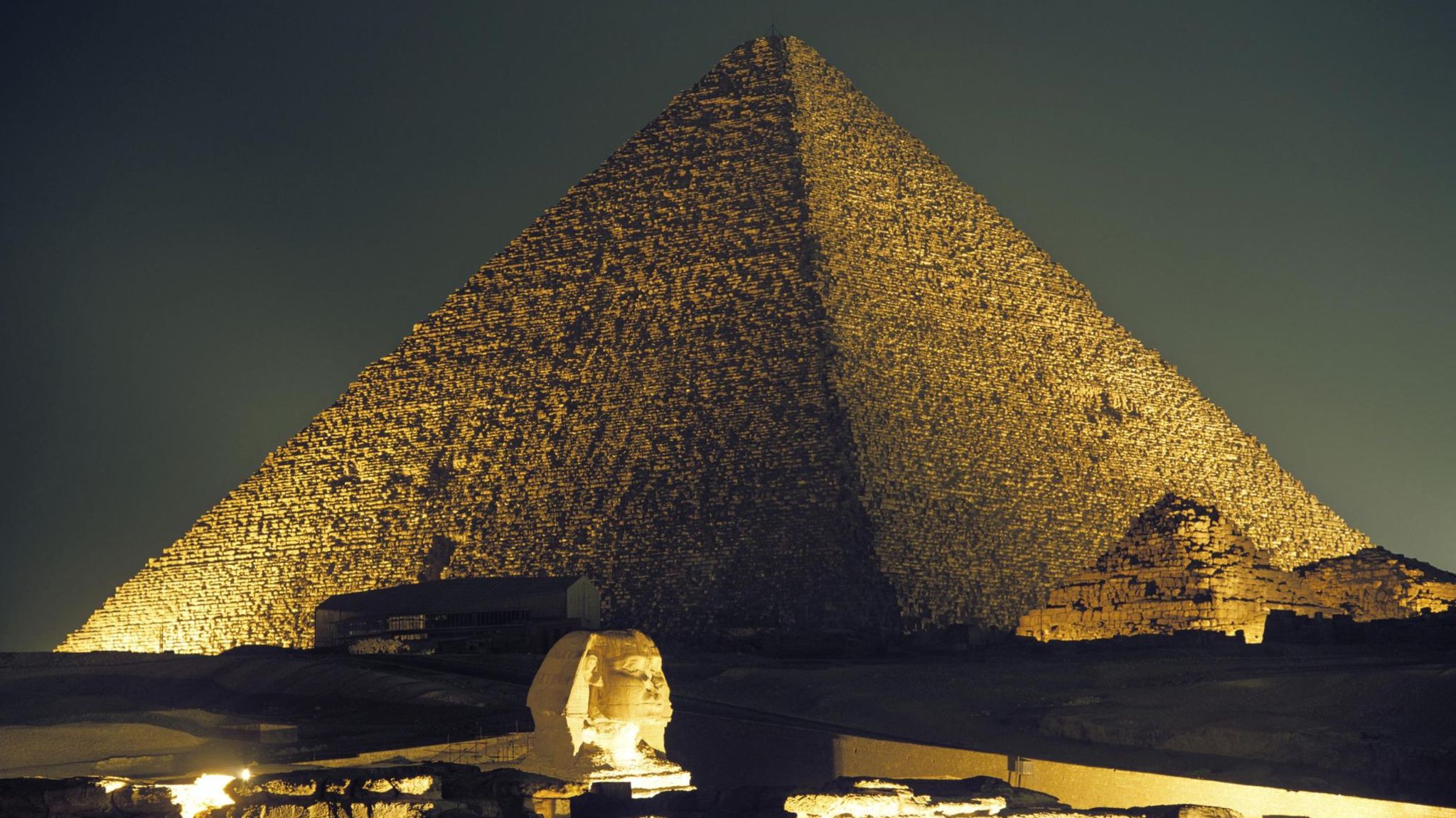 Nachtaufnahme von der Cheops-Pyramide Nachtaufnahme von der Cheops-Pyramide