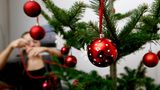 Ein zweites Leben für abgenutzte Christbaumkugeln