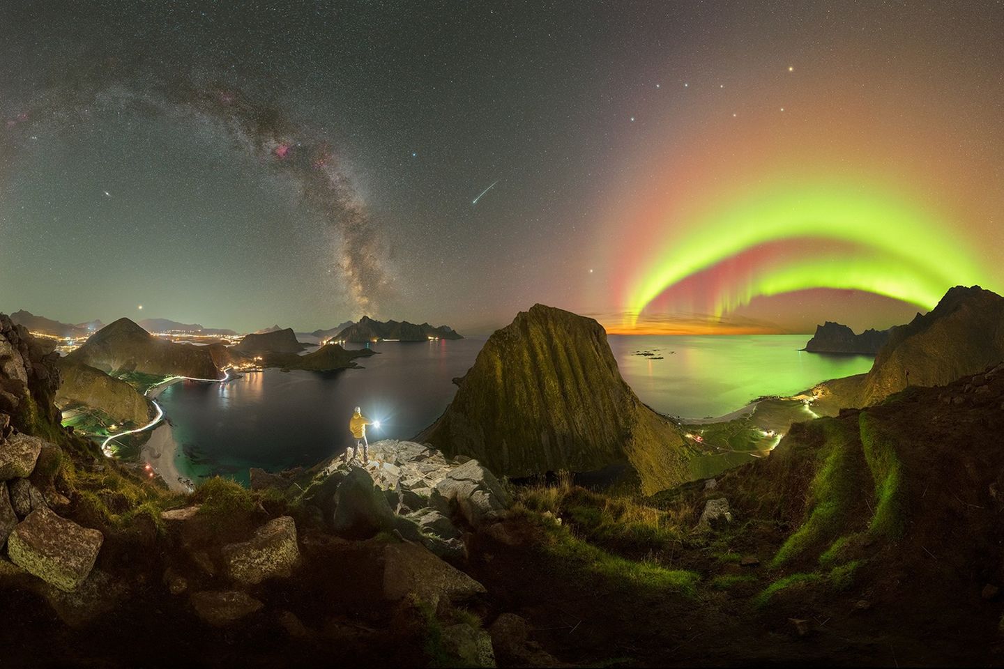 "Beginn" – Lofoten, Norwegen 2022 NORTHERN LIGHTS PHOTOGRAPHER OF THE YEAR