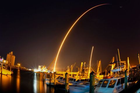 Start einer Falcon 9-Rakete des US-Raumfahrtunternehmens Space