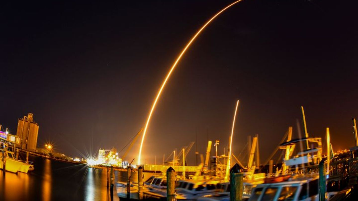 Start einer Falcon 9-Rakete des US-Raumfahrtunternehmens Space