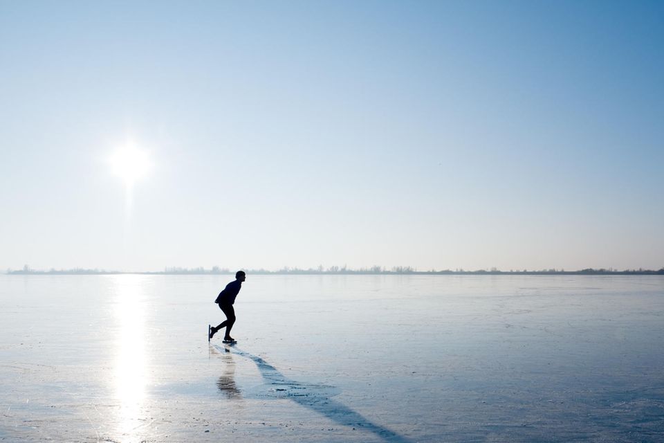 Sicheres Eislaufen wird in Zukunft immer seltener möglich sein, warnen Forscher