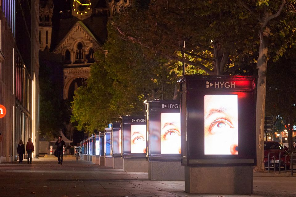 Ist das unternehmerische Freiheit oder kann das weg? Leuchtkästen am Berliner Breitscheidtplatz