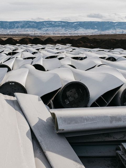 In den USA landen Windrad-Rotoren auf eigenen Friedhöfen: Statt sie zu recyceln, werden sie teils in zehn Meter Tiefe verbuddelt