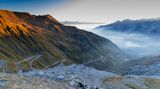Eines der ältesten und zugleich größten Schutzgebiete im Alpenraum ist der Nationalpark Stilfserjoch im Herzen des Hochgebirges. Das Areal umfasst die typischen, von Gletschern und Flüssen geformten Täler rund um das imposante Ortler-Cevedale-Massiv. Geprägt wird es durch imposante Berggipfel, üppige Wälder, Bergwiesen und Wildbäche.