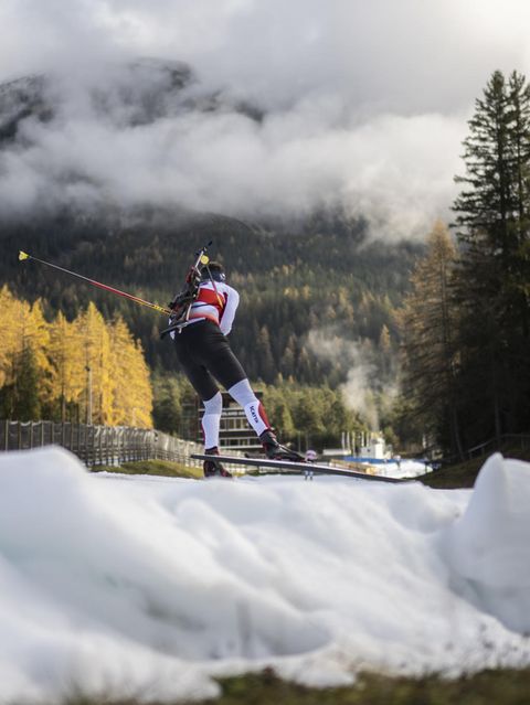 Skifahren bei frühlingshaften Temperaturen gelingt nur dank Kunstschnee. Doch tiefergelegene Skiorte wird auch er auf Dauer nicht retten können