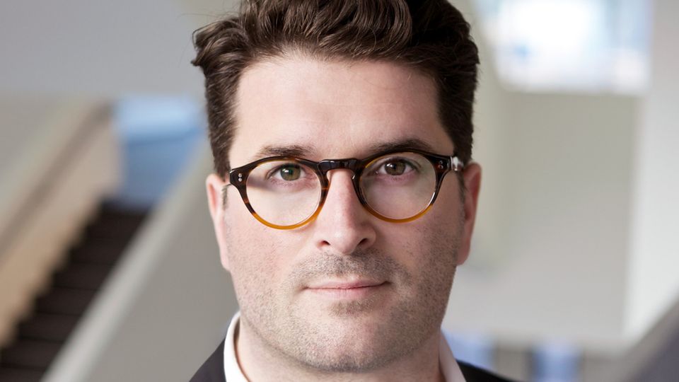 Steffen Burkhardt ist Professor für Medien- und Kulturtheorie an der Hochschule für Angewandte Wissenschaften Hamburg